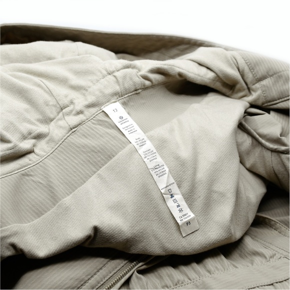 LULULEMON Après Practice Anorak Hooded Jacket in Classic Tan Size 12 - Picture 4 of 15